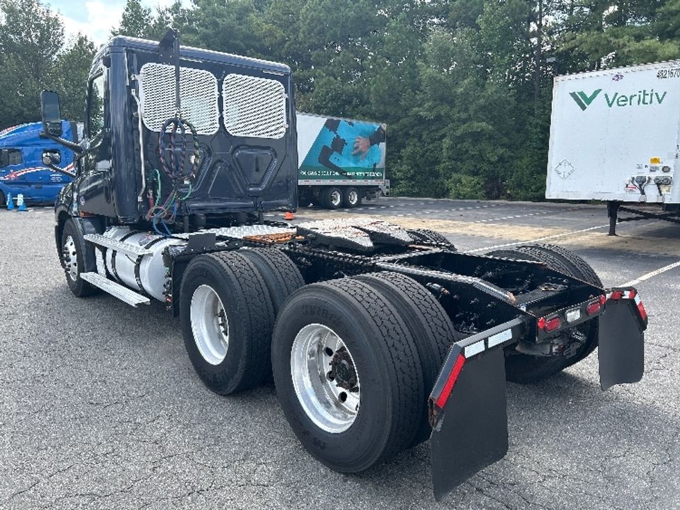 Day Cab Tractor-Heavy Duty Tractors-Freightliner-2020-T12664ST-Prince George-VA-399,258\n\t\tmiles-$ 55,750 - Image 5