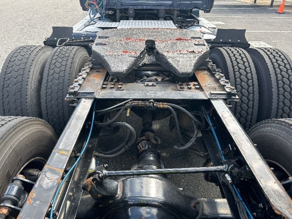 Day Cab Tractor-Heavy Duty Tractors-Freightliner-2020-T12664ST-Prince George-VA-399,258\n\t\tmiles-$ 55,750 - Image 6