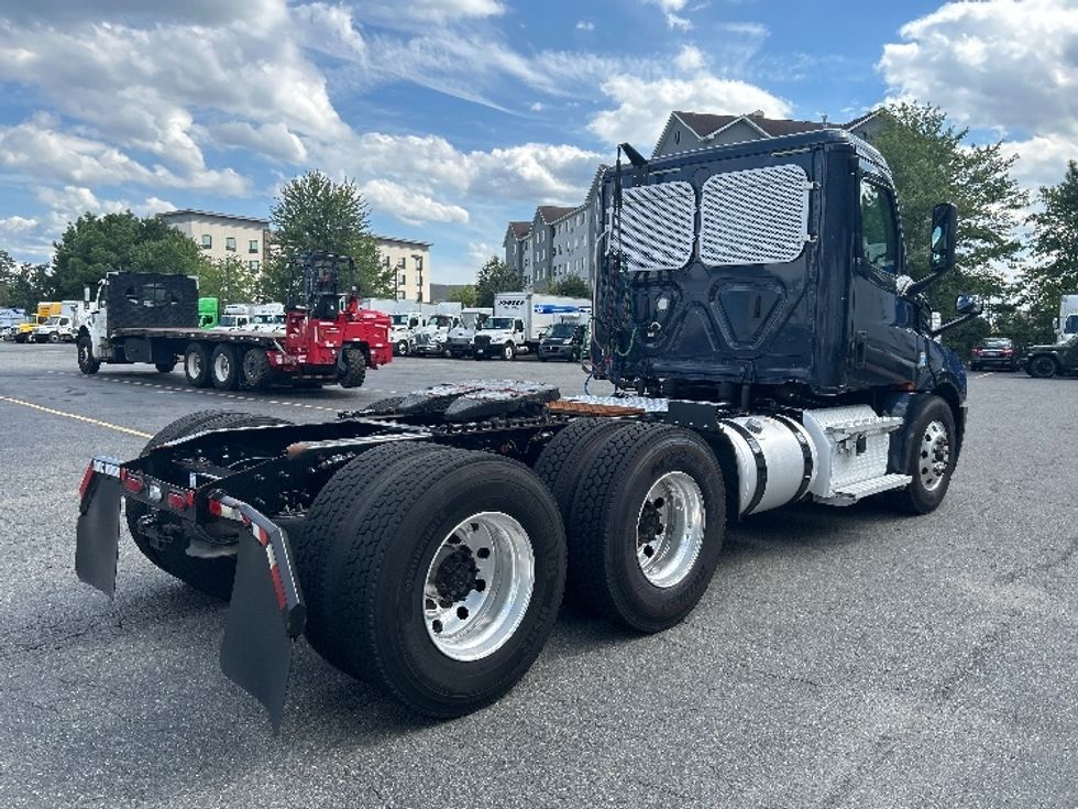 Day Cab Tractor-Heavy Duty Tractors-Freightliner-2020-T12664ST-Prince George-VA-399,258\n\t\tmiles-$ 55,750 - Image 7