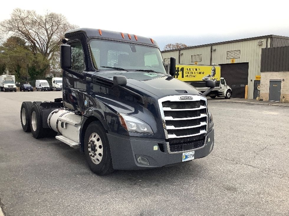Day Cab Tractor-Heavy Duty Tractors-Freightliner-2020-T12664ST-Prince George-VA-424,938\n\t\tmiles-$ 51,250 - Image 1