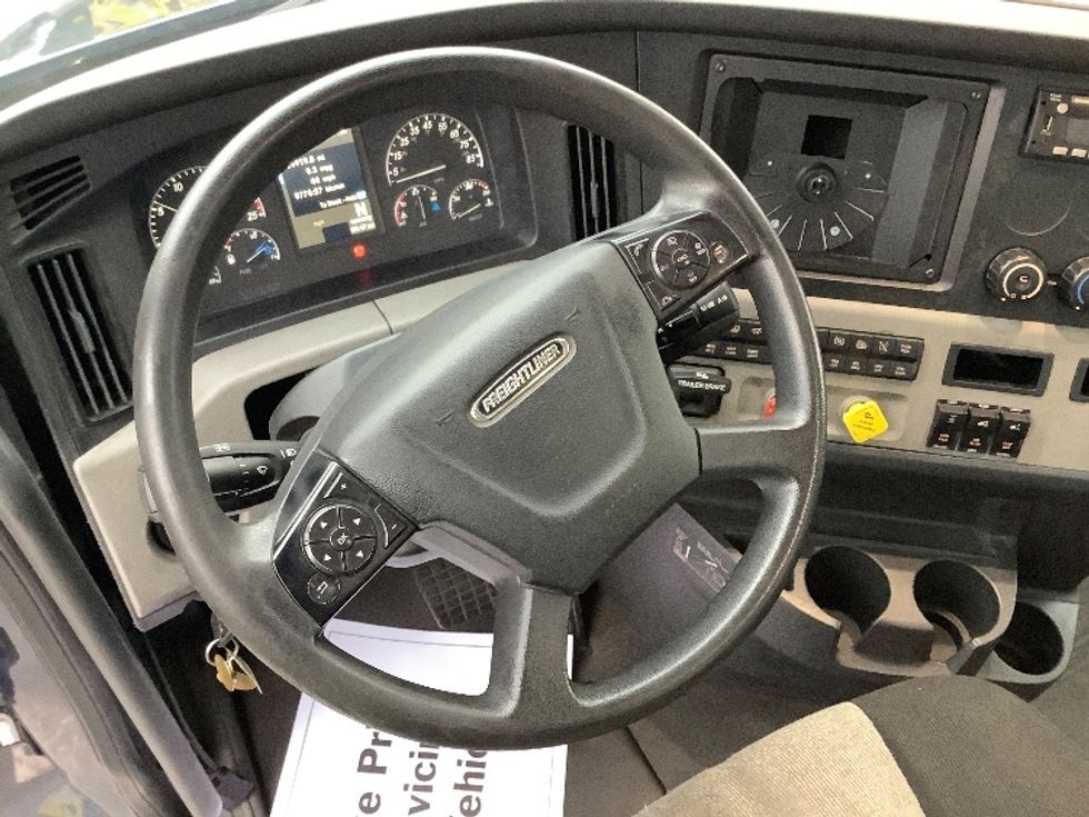 Day Cab Tractor-Heavy Duty Tractors-Freightliner-2020-T12664ST-Prince George-VA-424,938\n\t\tmiles-$ 51,250 - Image 11