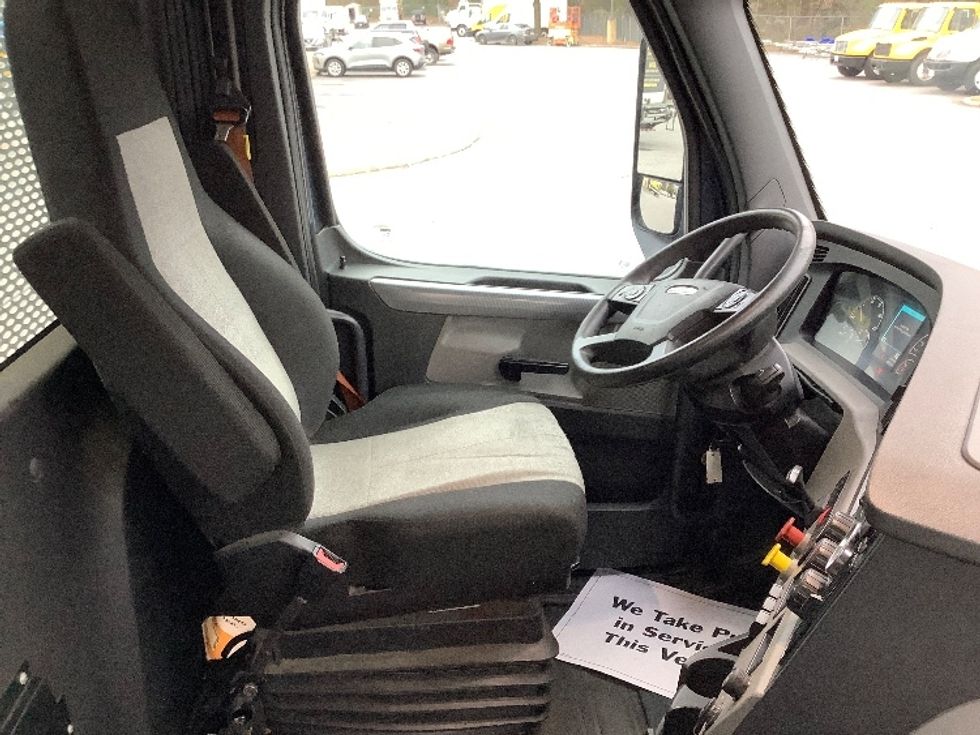 Day Cab Tractor-Heavy Duty Tractors-Freightliner-2020-T12664ST-Prince George-VA-424,938\n\t\tmiles-$ 51,250 - Image 14