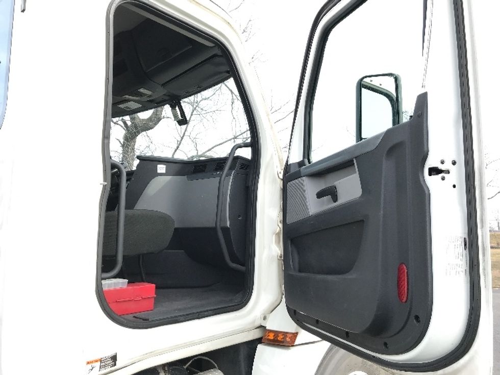 Day Cab Tractor-Heavy Duty Tractors-Freightliner-2020-T12664ST-Prince George-VA-449,546\n\t\tmiles-$ 47,500 - Image 12