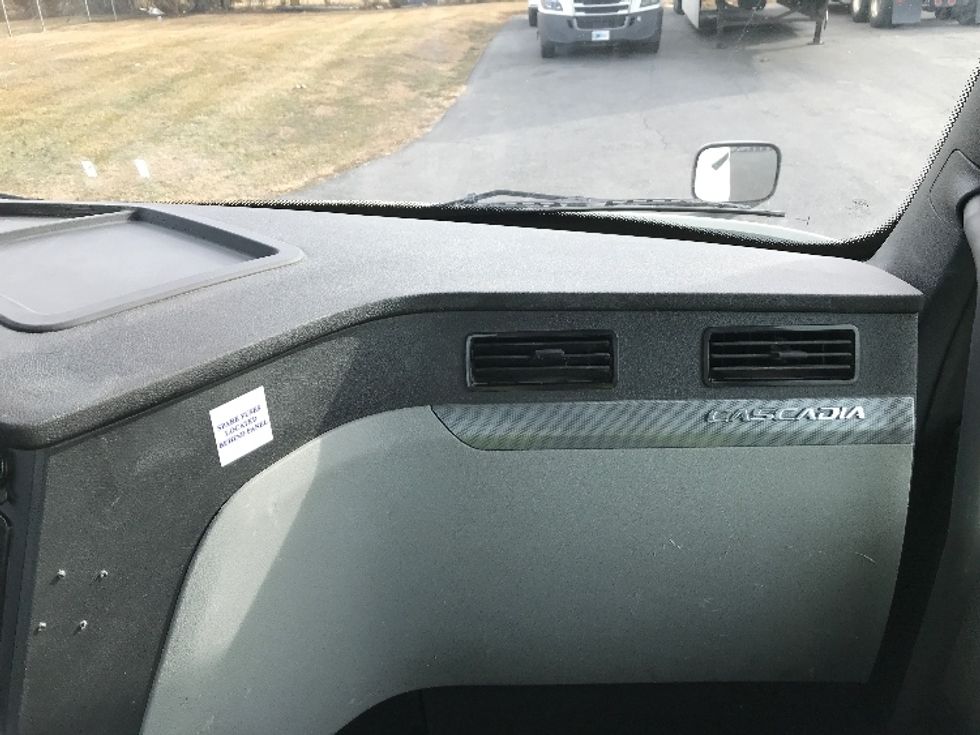 Day Cab Tractor-Heavy Duty Tractors-Freightliner-2020-T12664ST-Prince George-VA-449,546\n\t\tmiles-$ 47,500 - Image 13