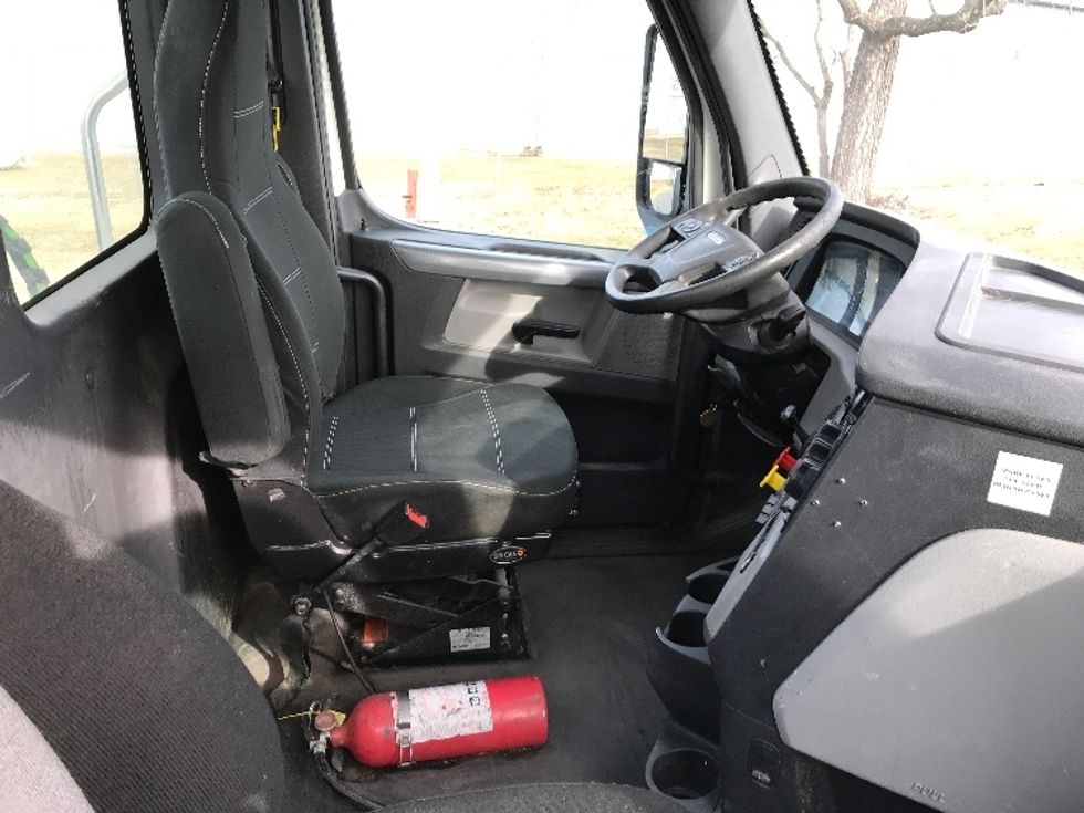 Day Cab Tractor-Heavy Duty Tractors-Freightliner-2020-T12664ST-Prince George-VA-449,546\n\t\tmiles-$ 47,500 - Image 14