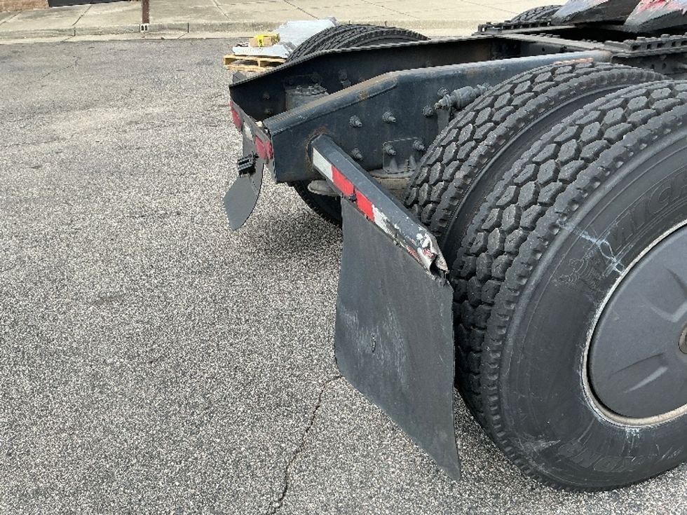 Day Cab Tractor-Heavy Duty Tractors-Freightliner-2020-T12664ST-Prince George-VA-846,897\n\t\tmiles-$ 28,750 - Image 19