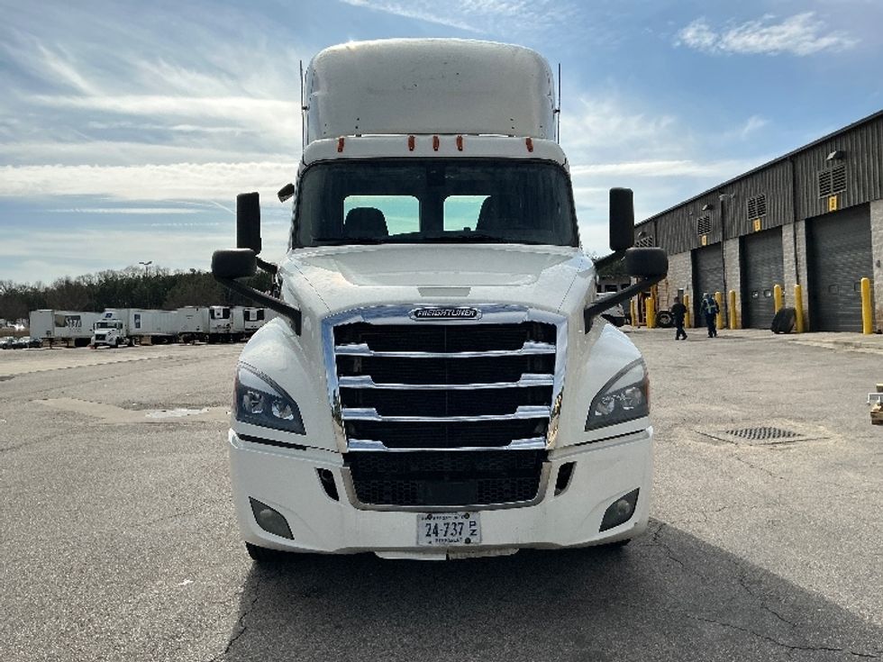 Day Cab Tractor-Heavy Duty Tractors-Freightliner-2020-T12664ST-Prince George-VA-846,897\n\t\tmiles-$ 28,750 - Image 2