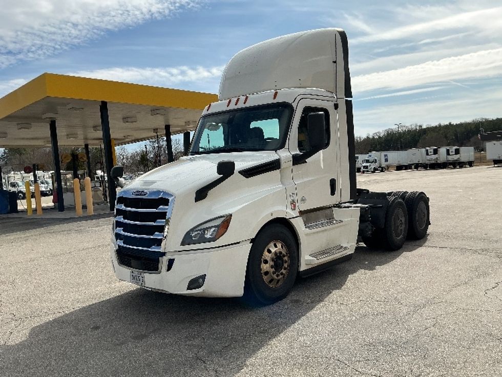 Day Cab Tractor-Heavy Duty Tractors-Freightliner-2020-T12664ST-Prince George-VA-846,897\n\t\tmiles-$ 28,750 - Image 3