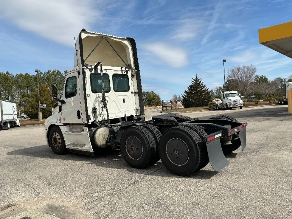 Day Cab Tractor-Heavy Duty Tractors-Freightliner-2020-T12664ST-Prince George-VA-846,897\n\t\tmiles-$ 28,750 - Image 5