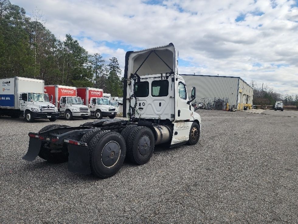 Day Cab Tractor-Heavy Duty Tractors-Freightliner-2020-T12664ST-Prince George-VA-846,897\n\t\tmiles-$ 28,750 - Image 7