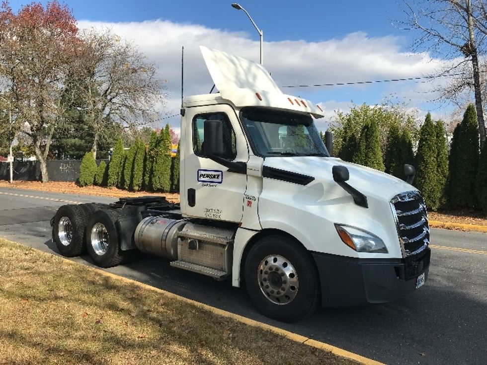 Day Cab Tractor-Heavy Duty Tractors-Freightliner-2020-T12664ST-Reading-PA-513,375\n\t\tmiles-$ 45,750 - Image 1