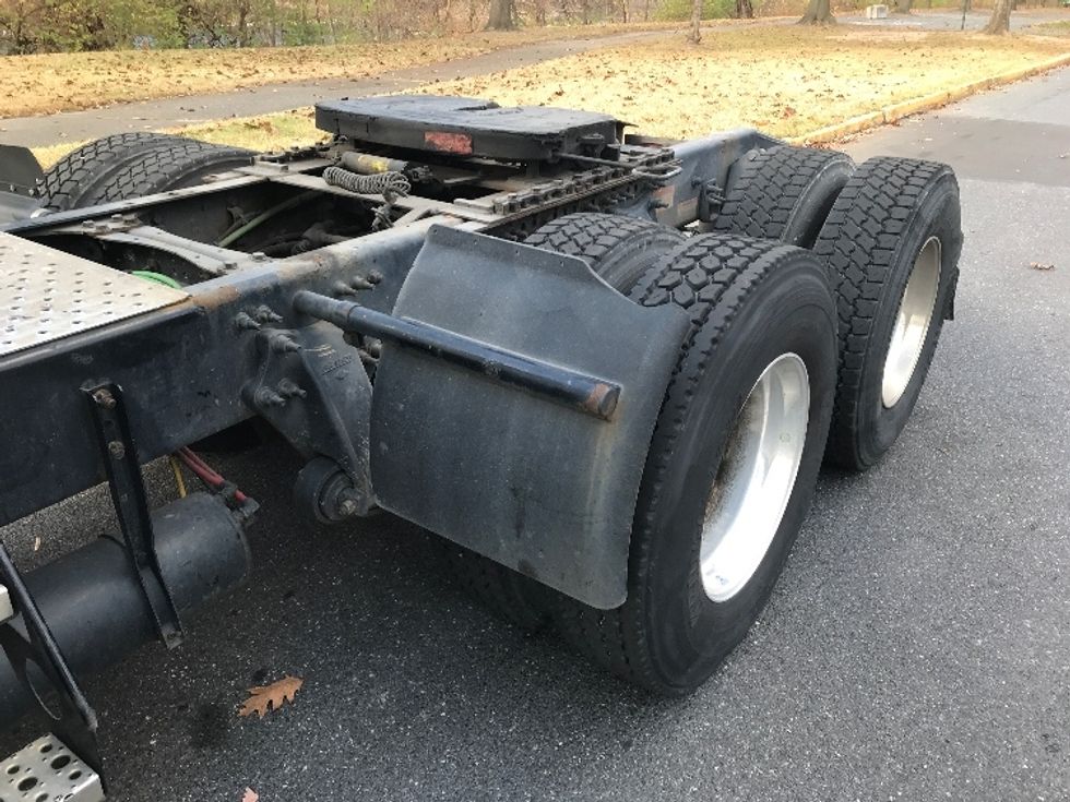 Day Cab Tractor-Heavy Duty Tractors-Freightliner-2020-T12664ST-Reading-PA-513,375\n\t\tmiles-$ 45,750 - Image 17