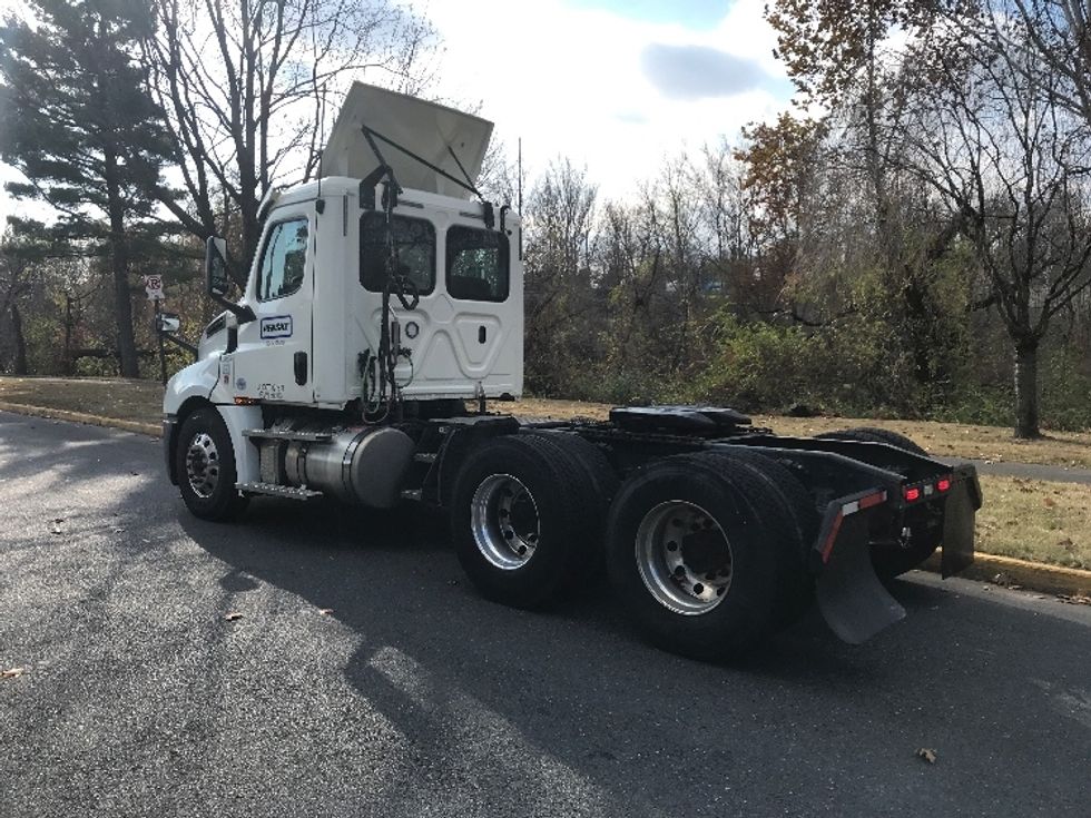Day Cab Tractor-Heavy Duty Tractors-Freightliner-2020-T12664ST-Reading-PA-513,375\n\t\tmiles-$ 45,750 - Image 5