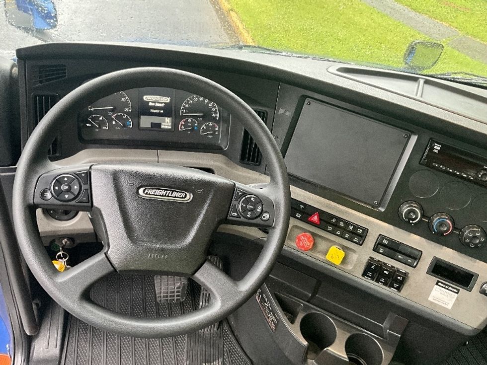 Day Cab Tractor-Heavy Duty Tractors-Freightliner-2020-T12664ST-Reading-PA-772,954\n\t\tmiles-$ 25,250 - Image 11