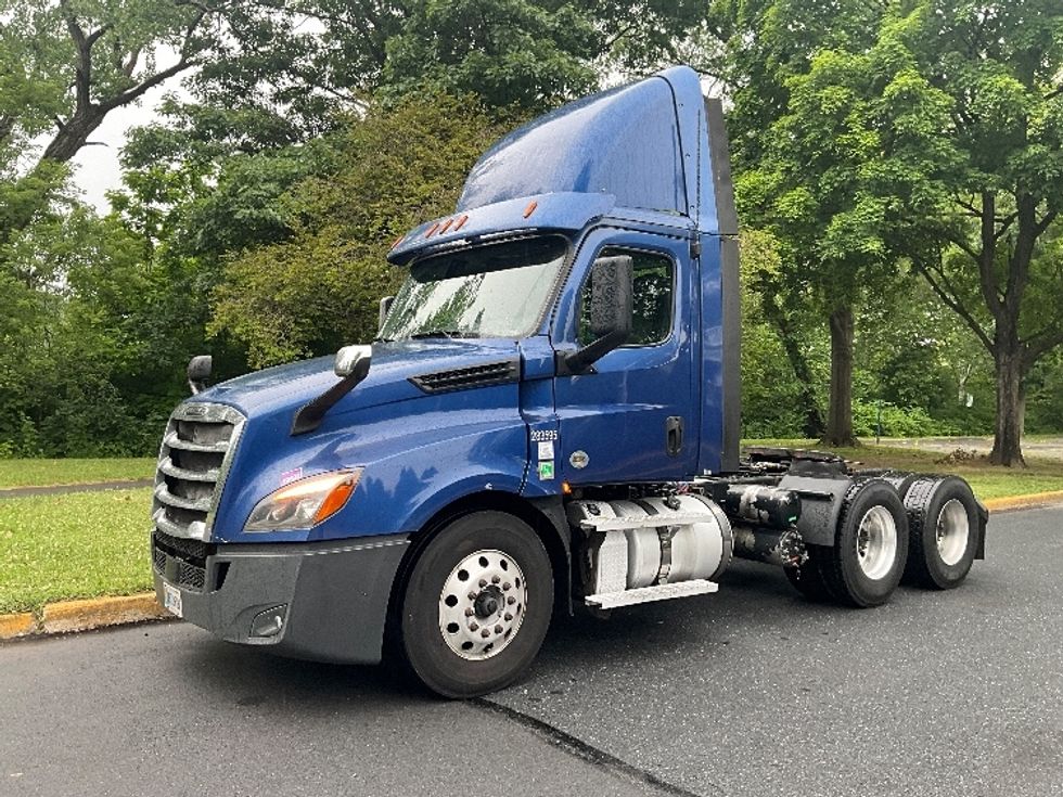 Day Cab Tractor-Heavy Duty Tractors-Freightliner-2020-T12664ST-Reading-PA-772,954\n\t\tmiles-$ 25,250 - Image 3