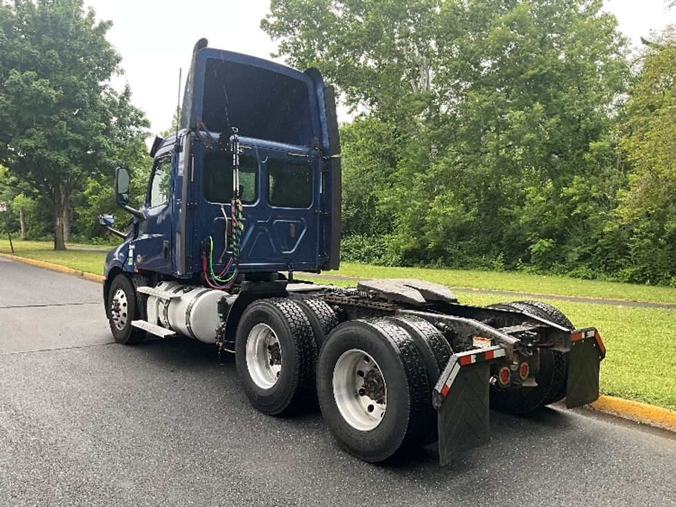 Day Cab Tractor-Heavy Duty Tractors-Freightliner-2020-T12664ST-Reading-PA-772,954\n\t\tmiles-$ 25,250 - Image 5