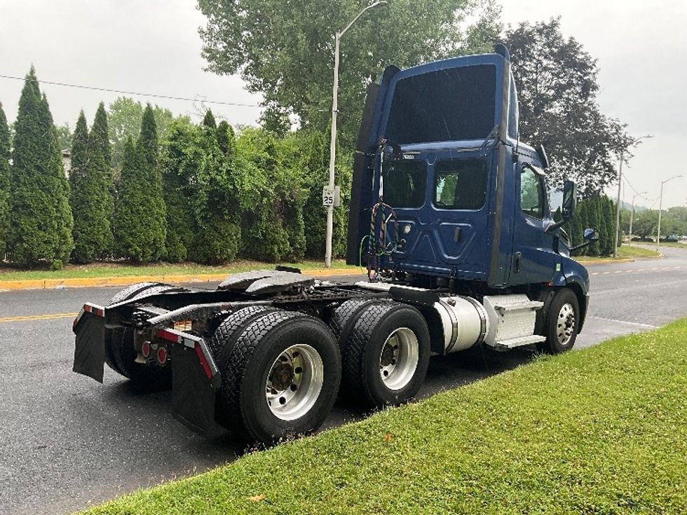 Day Cab Tractor-Heavy Duty Tractors-Freightliner-2020-T12664ST-Reading-PA-772,954\n\t\tmiles-$ 25,250 - Image 7