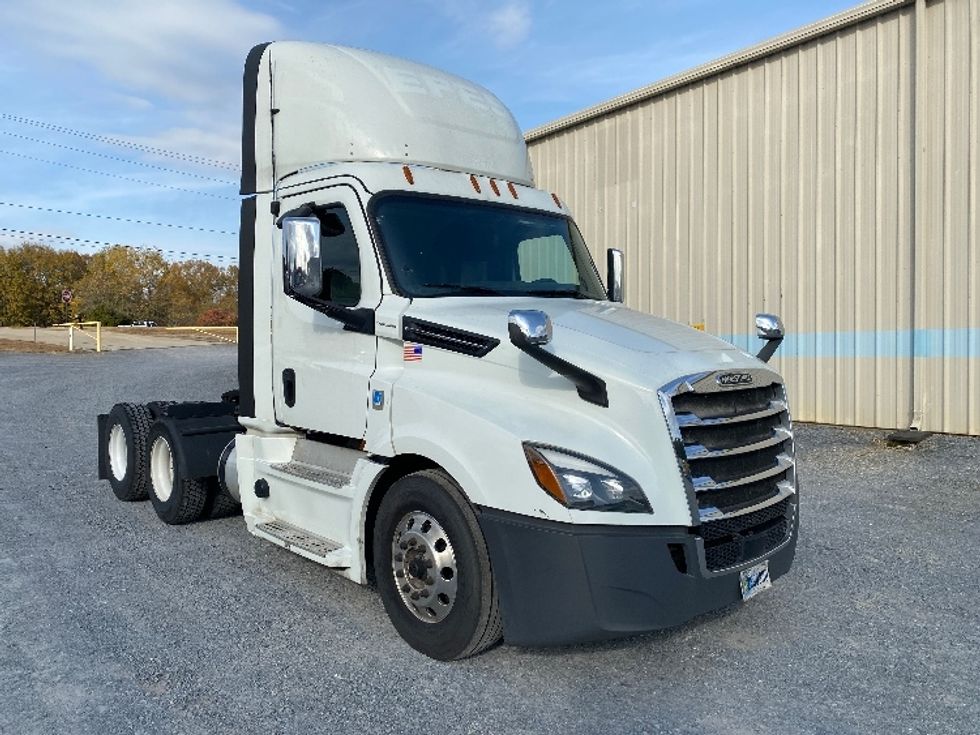 Day Cab Tractor-Heavy Duty Tractors-Freightliner-2020-T12664ST-Resaca-GA-796,766\n\t\tmiles-$ 30,750 - Image 1