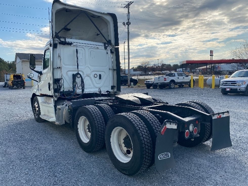 Day Cab Tractor-Heavy Duty Tractors-Freightliner-2020-T12664ST-Resaca-GA-796,766\n\t\tmiles-$ 30,750 - Image 5