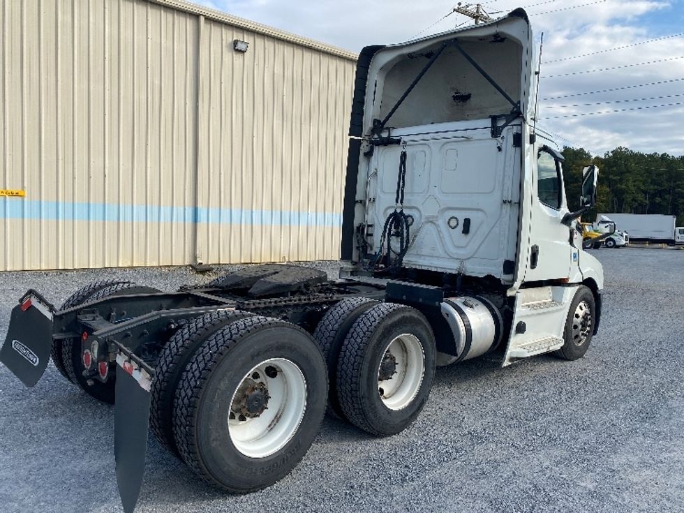 Day Cab Tractor-Heavy Duty Tractors-Freightliner-2020-T12664ST-Resaca-GA-796,766\n\t\tmiles-$ 30,750 - Image 7