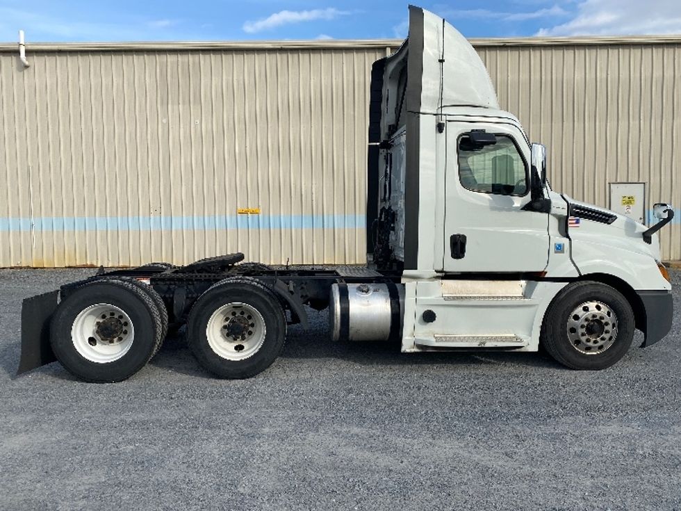 Day Cab Tractor-Heavy Duty Tractors-Freightliner-2020-T12664ST-Resaca-GA-796,766\n\t\tmiles-$ 30,750 - Image 8