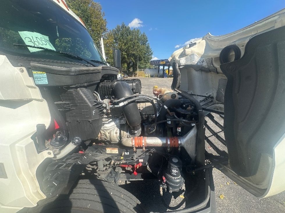 Day Cab Tractor-Heavy Duty Tractors-Freightliner-2020-T12664ST-Roanoke-VA-592,687\n\t\tmiles-$ 37,250 - Image 14