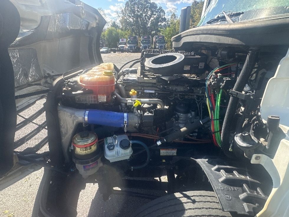 Day Cab Tractor-Heavy Duty Tractors-Freightliner-2020-T12664ST-Roanoke-VA-592,687\n\t\tmiles-$ 37,250 - Image 15