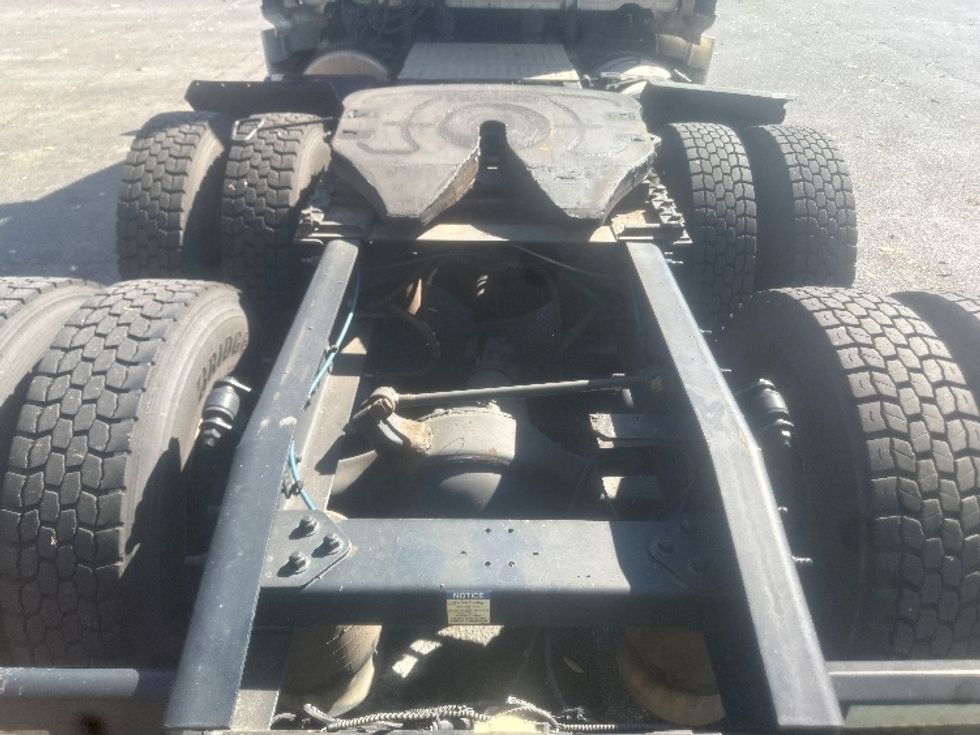 Day Cab Tractor-Heavy Duty Tractors-Freightliner-2020-T12664ST-Roanoke-VA-592,687\n\t\tmiles-$ 37,250 - Image 5