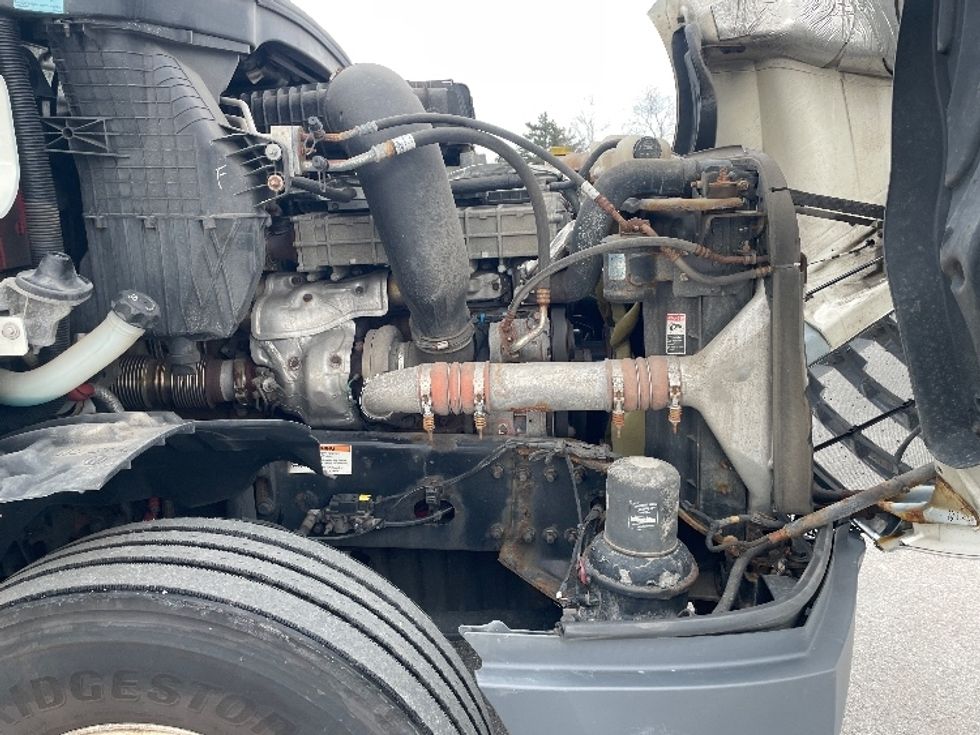 Day Cab Tractor-Heavy Duty Tractors-Freightliner-2020-T12664ST-Rochester-NY-237,414\n\t\tmiles-$ 54,750 - Image 15