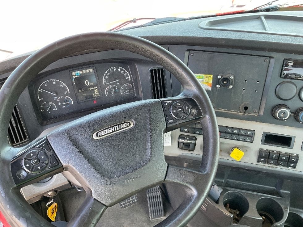 Day Cab Tractor-Heavy Duty Tractors-Freightliner-2020-T12664ST-Rochester-NY-277,938\n\t\tmiles-$ 54,000 - Image 11
