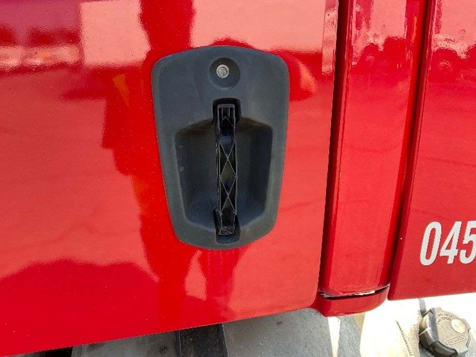 Day Cab Tractor-Heavy Duty Tractors-Freightliner-2020-T12664ST-Rochester-NY-277,938\n\t\tmiles-$ 54,000 - Image 18