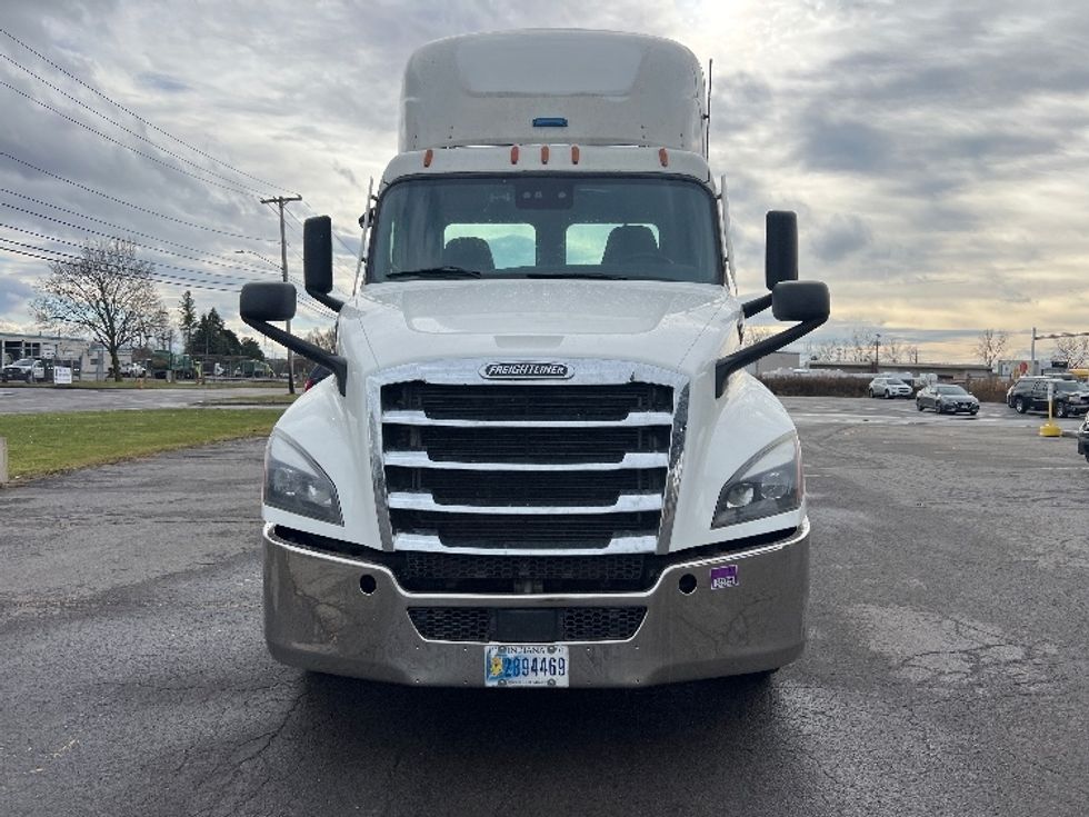 Day Cab Tractor-Heavy Duty Tractors-Freightliner-2020-T12664ST-Rochester-NY-644,222\n\t\tmiles-$ 30,750 - Image 2