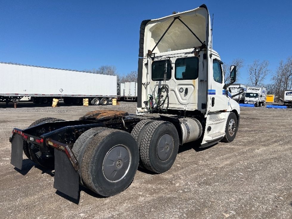 Day Cab Tractor-Heavy Duty Tractors-Freightliner-2020-T12664ST-Rochester-NY-717,970\n\t\tmiles-$ 28,750 - Image 7