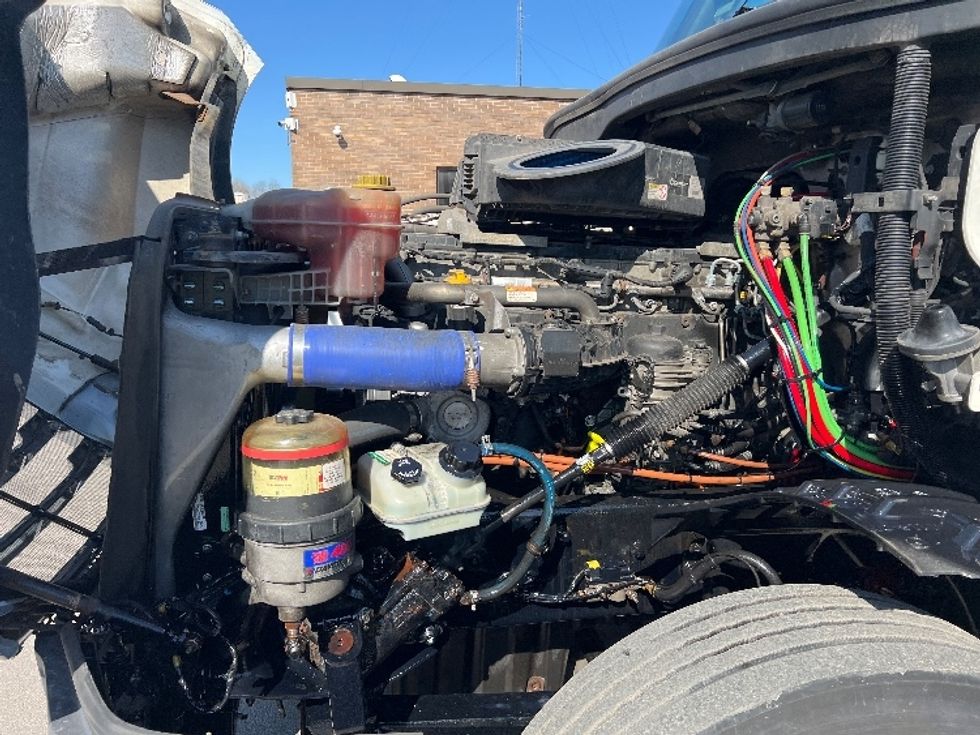 Day Cab Tractor-Heavy Duty Tractors-Freightliner-2020-T12664ST-Rochester-NY-753,842\n\t\tmiles-$ 28,750 - Image 16