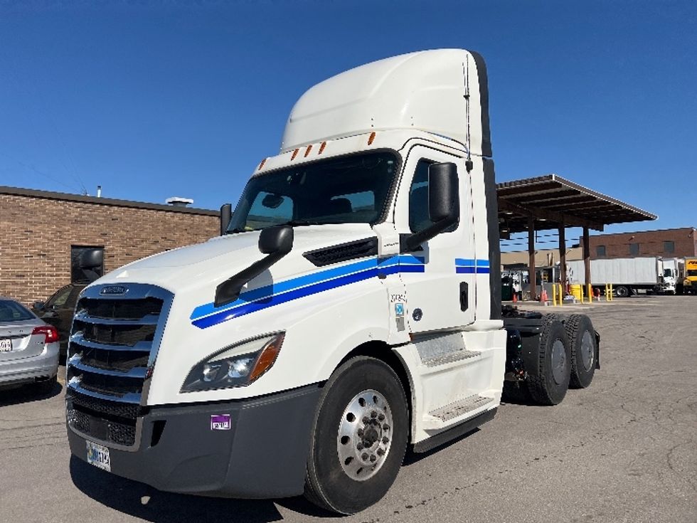 Day Cab Tractor-Heavy Duty Tractors-Freightliner-2020-T12664ST-Rochester-NY-753,842\n\t\tmiles-$ 28,750 - Image 3