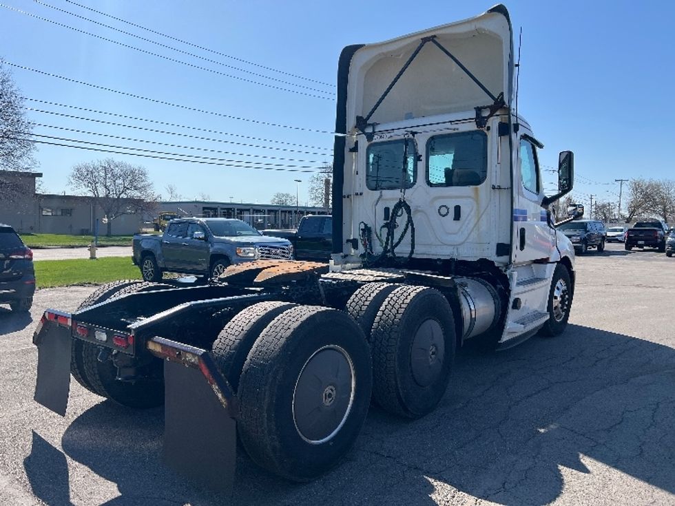 Day Cab Tractor-Heavy Duty Tractors-Freightliner-2020-T12664ST-Rochester-NY-753,842\n\t\tmiles-$ 28,750 - Image 7