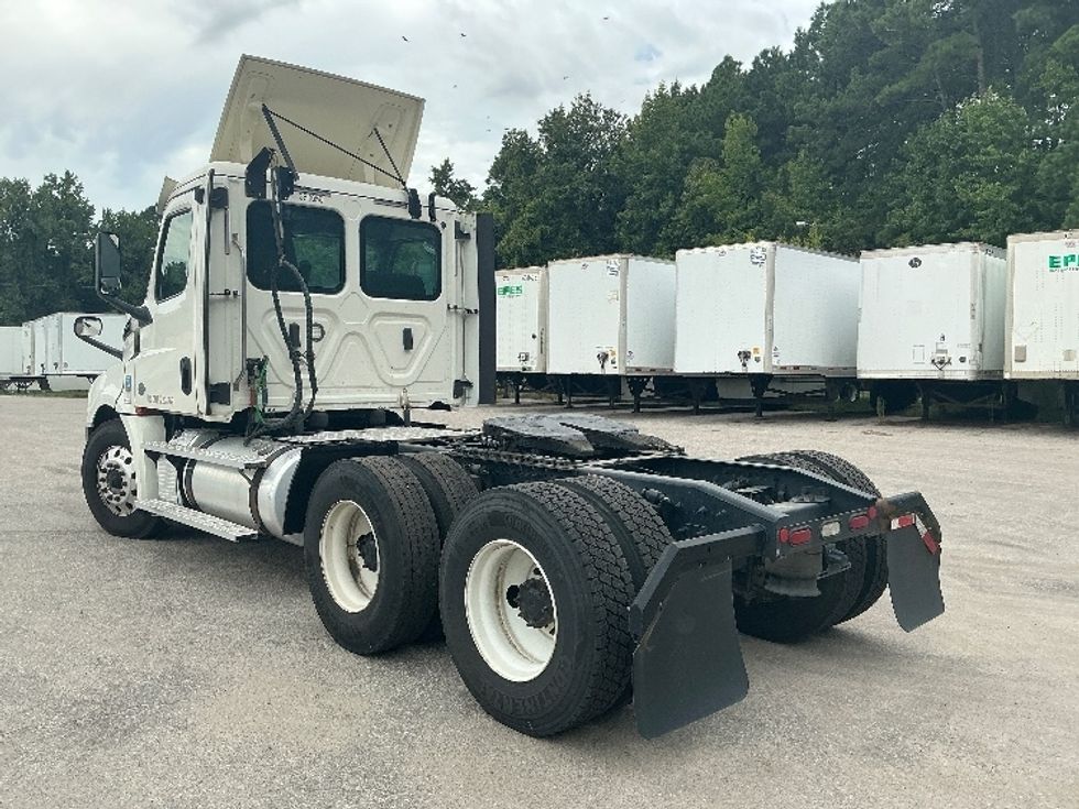 Day Cab Tractor-Heavy Duty Tractors-Freightliner-2020-T12664ST-Rocky Mount-NC-355,301\n\t\tmiles-$ 57,500 - Image 5