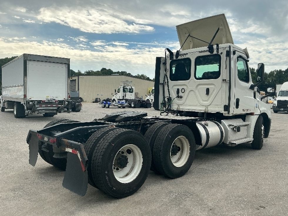 Day Cab Tractor-Heavy Duty Tractors-Freightliner-2020-T12664ST-Rocky Mount-NC-355,301\n\t\tmiles-$ 57,500 - Image 7