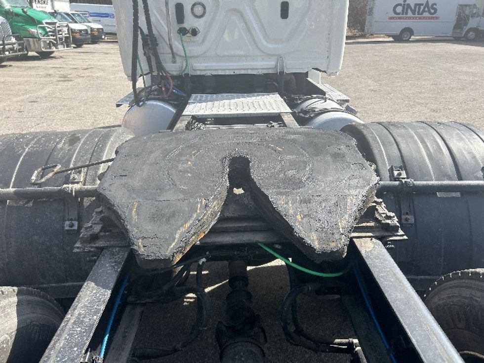 Day Cab Tractor-Heavy Duty Tractors-Freightliner-2020-T12664ST-Rocky Mount-NC-356,802\n\t\tmiles-$ 63,250 - Image 6