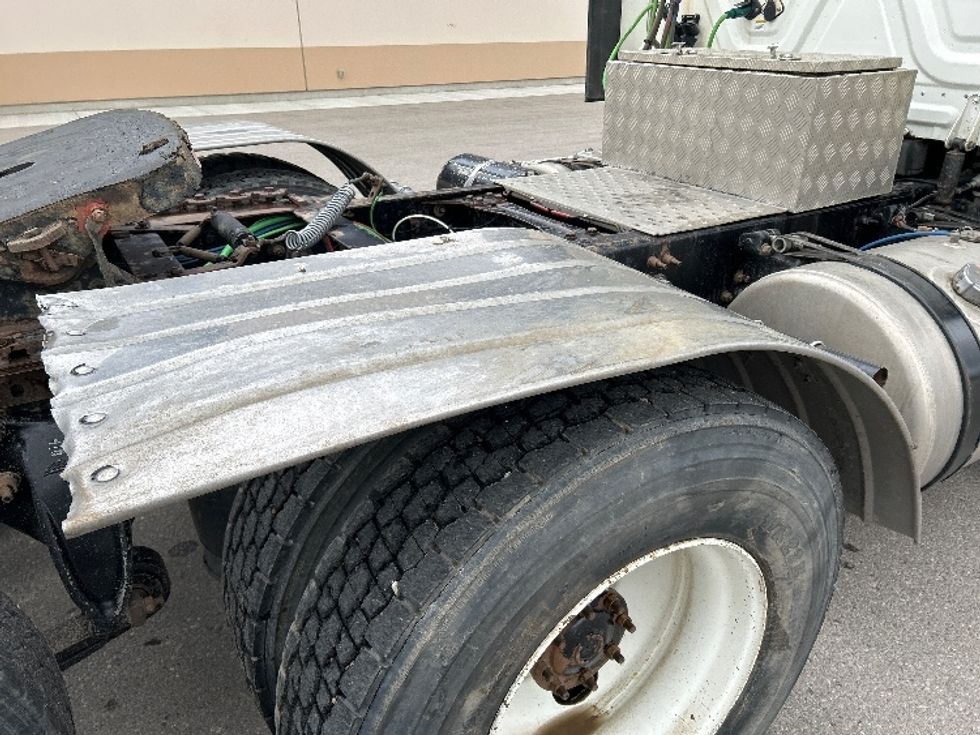 Day Cab Tractor-Heavy Duty Tractors-Freightliner-2020-T12664ST-Rocky View County-AB-761,303\n\t\tkm-$ 56,500 - Image 18