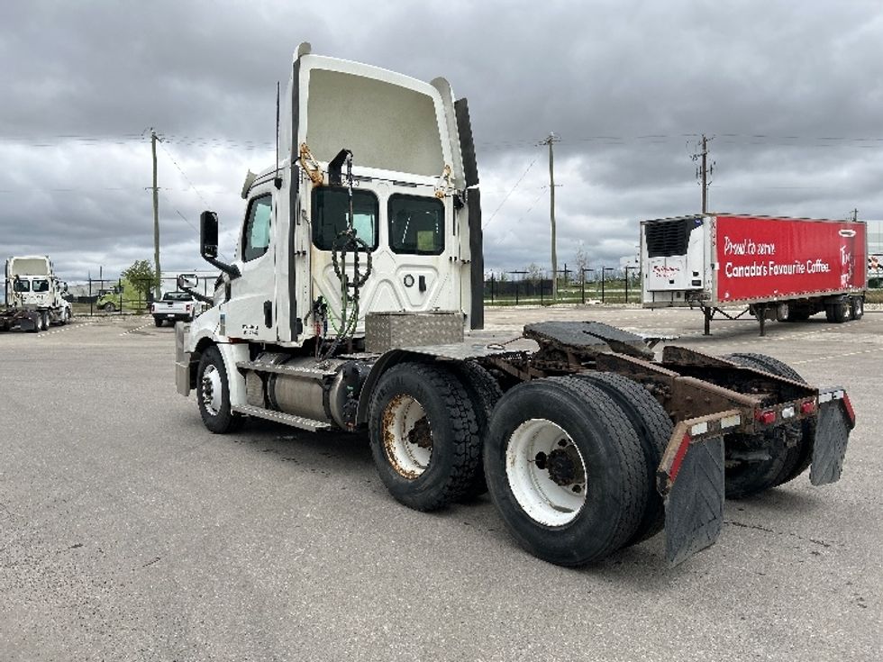 Day Cab Tractor-Heavy Duty Tractors-Freightliner-2020-T12664ST-Rocky View County-AB-761,303\n\t\tkm-$ 56,500 - Image 5