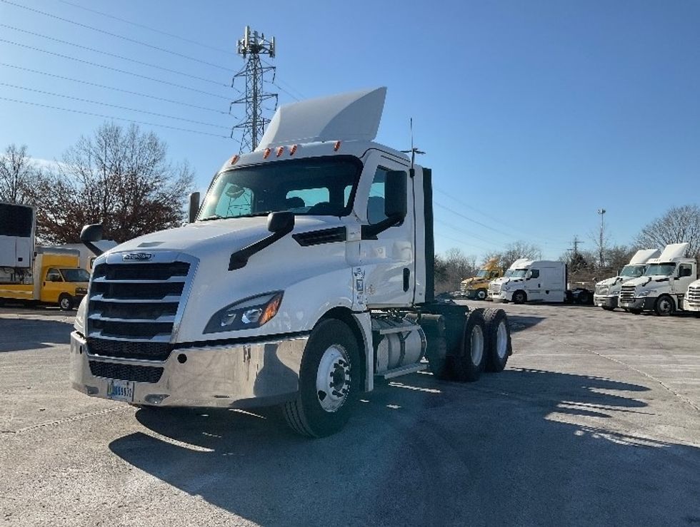 Day Cab Tractor-Heavy Duty Tractors-Freightliner-2020-T12664ST-Romulus-MI-298,849\n\t\tmiles-$ 46,250 - Image 1