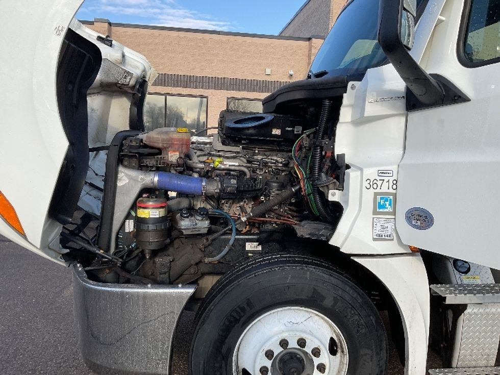 Day Cab Tractor-Heavy Duty Tractors-Freightliner-2020-T12664ST-Romulus-MI-298,849\n\t\tmiles-$ 46,250 - Image 15