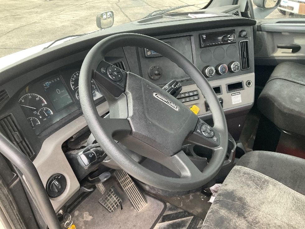 Day Cab Tractor-Heavy Duty Tractors-Freightliner-2020-T12664ST-Romulus-MI-361,035\n\t\tmiles-$ 50,000 - Image 10
