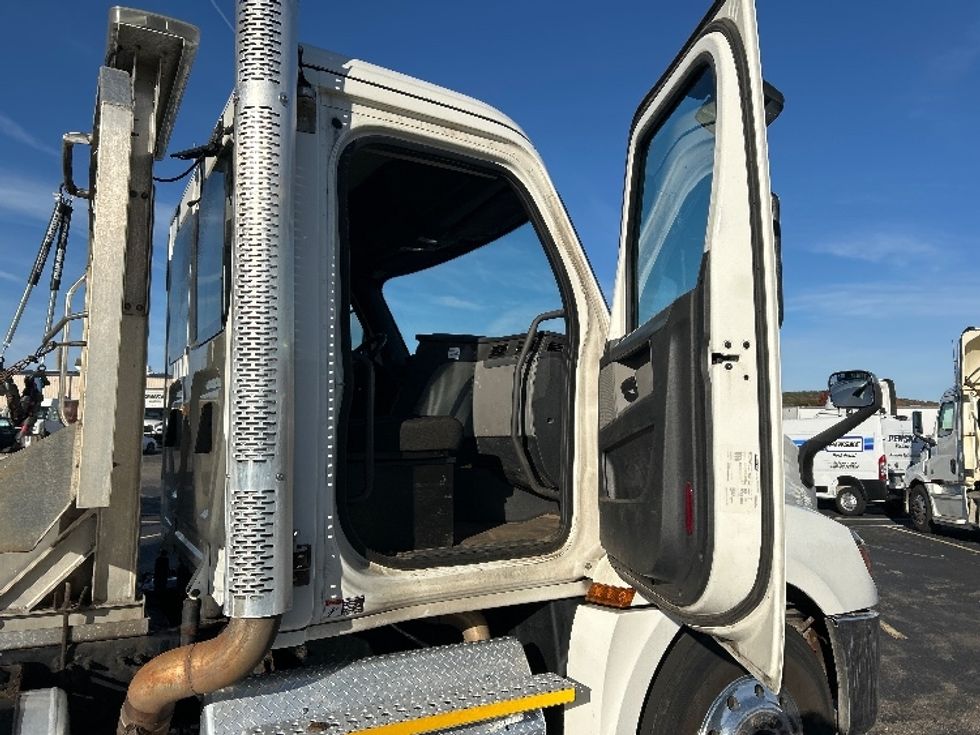 Day Cab Tractor-Heavy Duty Tractors-Freightliner-2020-T12664ST-Rothschild-WI-375,214\n\t\tmiles-$ 55,750 - Image 12