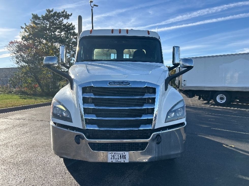 Day Cab Tractor-Heavy Duty Tractors-Freightliner-2020-T12664ST-Rothschild-WI-375,214\n\t\tmiles-$ 55,750 - Image 2