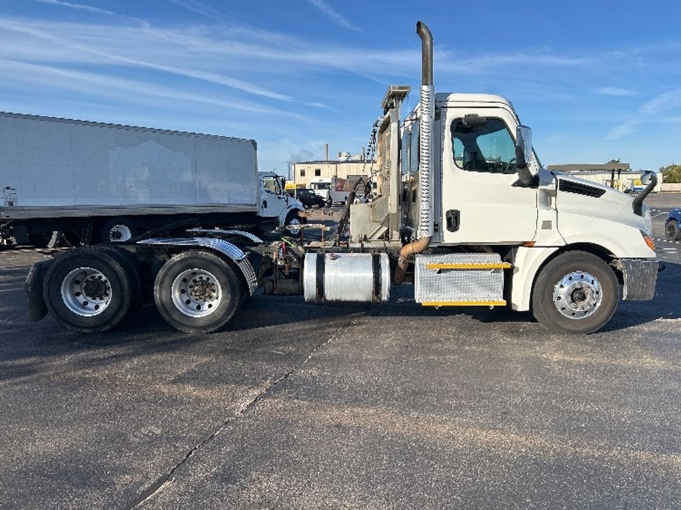 Day Cab Tractor-Heavy Duty Tractors-Freightliner-2020-T12664ST-Rothschild-WI-375,214\n\t\tmiles-$ 55,750 - Image 8
