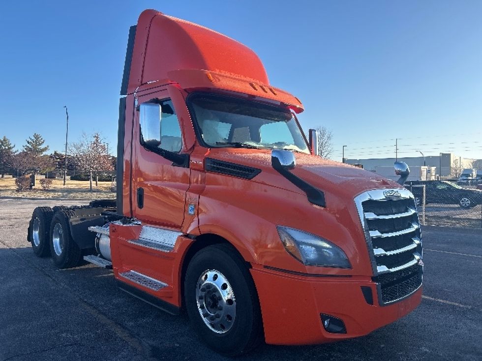 Day Cab Tractor-Heavy Duty Tractors-Freightliner-2020-T12664ST-Rothschild-WI-505,753\n\t\tmiles-$ 41,250 - Image 1