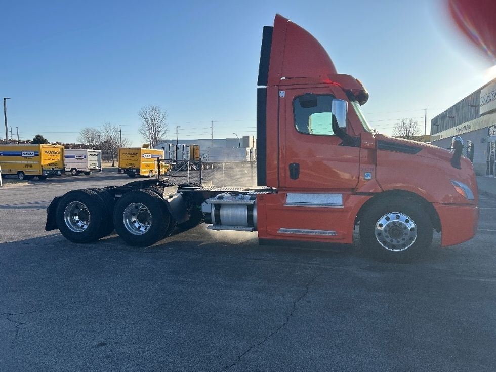 Day Cab Tractor-Heavy Duty Tractors-Freightliner-2020-T12664ST-Rothschild-WI-505,753\n\t\tmiles-$ 41,250 - Image 8