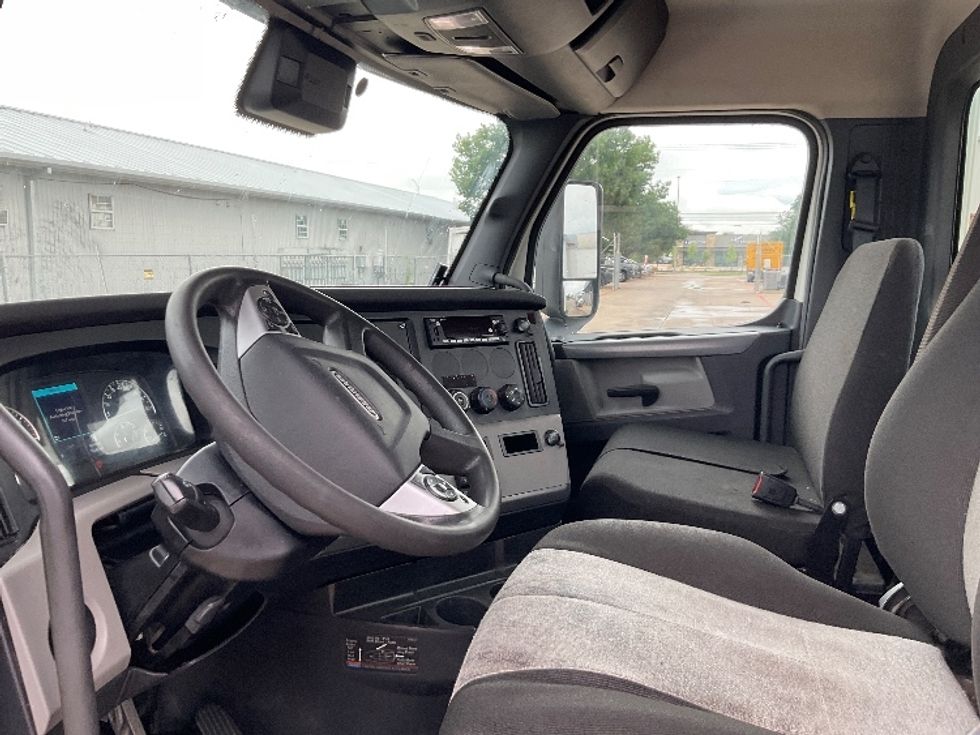 Day Cab Tractor-Heavy Duty Tractors-Freightliner-2020-T12664ST-Round Rock-TX-622,704\n\t\tmiles-$ 36,750 - Image 10